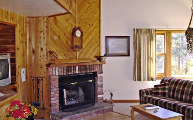 Killington Chalet Snowking/Snowqueen, Killington, USA