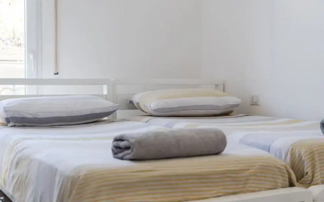 Urban Scene - Free Parking