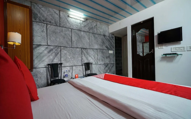 OYO 8653 Achus Inn