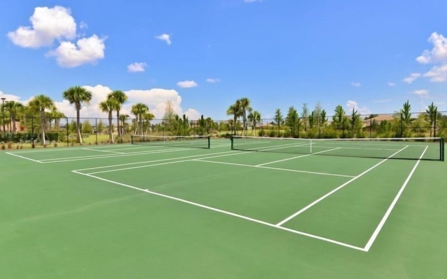 6BR 5BA Pool Home in Solterra