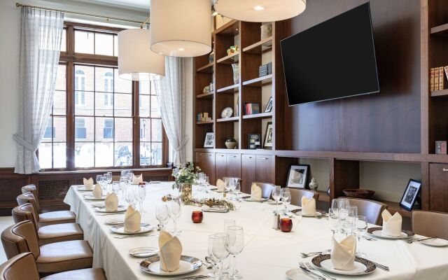 The Yorktowne Hotel, Tapestry Collection by Hilton