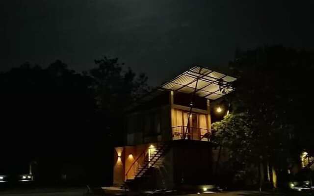 Breezy Lake Eco Friendly Cabanas Yala