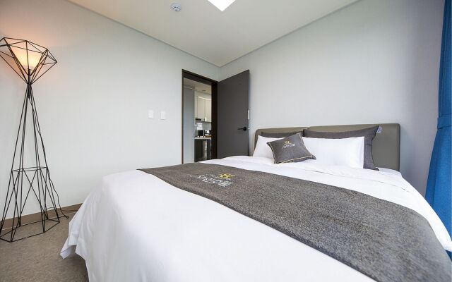 Shine Hotel