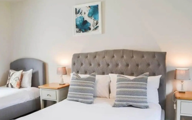 The Old Granary - Holiday Cottage
