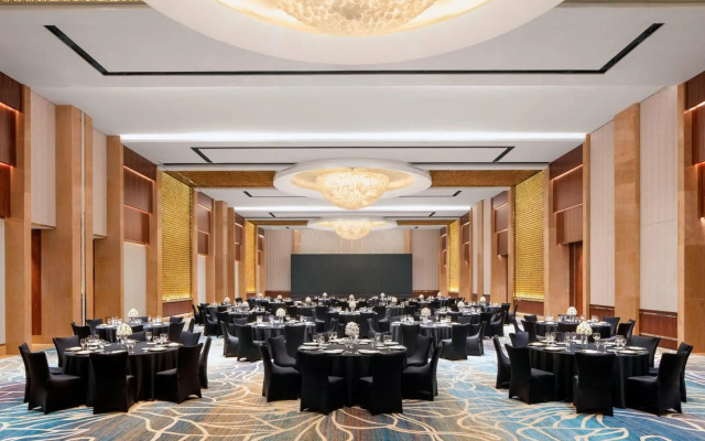 Sheraton Grand Shanghai Pudong Hotel & Residences