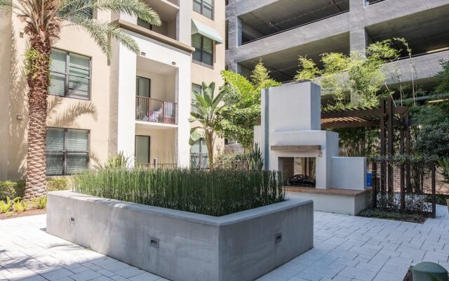 Gorgeous Apartments near Int'l Plaza