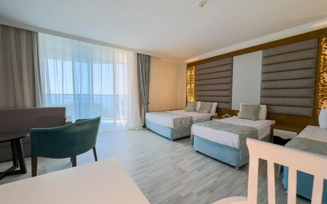 Concordia Celes Hotel