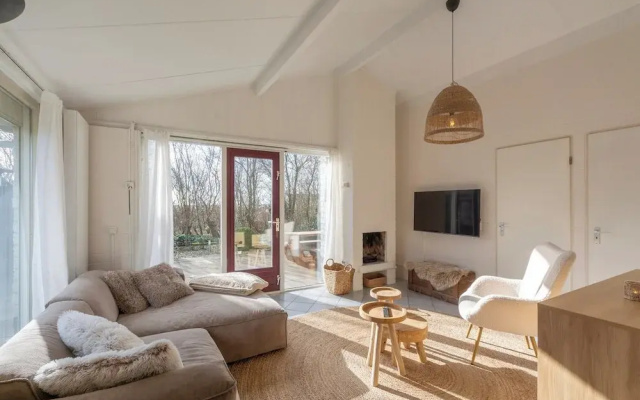 Holiday Home in Park De Watersnip Near Beach