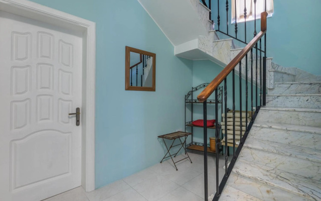 Fantastic 3 Bedroom Duplex Penthouse with Terrace