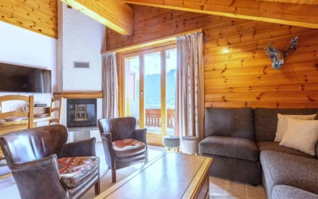 Modern Apartment With Views