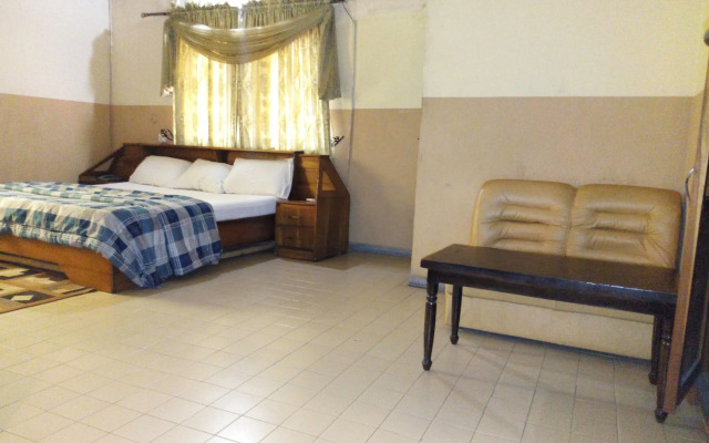 Feligold Royal Hotel