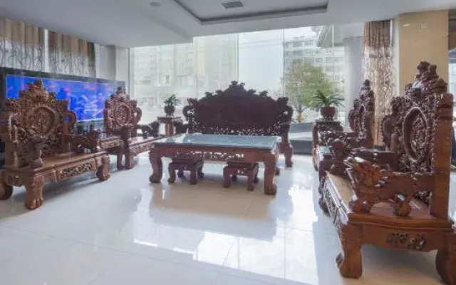 Oriental Pearl Hotel