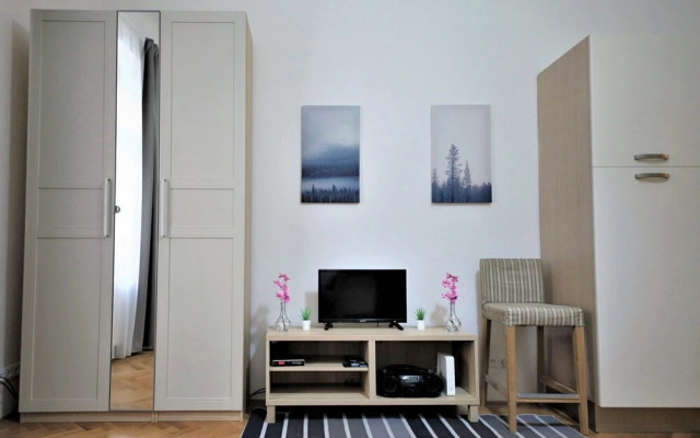 City Castle Aparthotel
