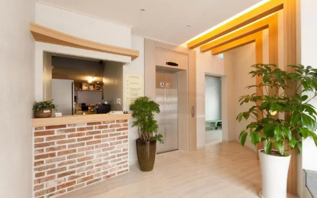 Uniqstay Hostel and Suite