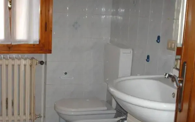La Bella Zola