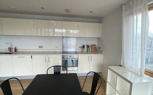 Peaceful 1BD Flat With Balcony - Bethnal Green