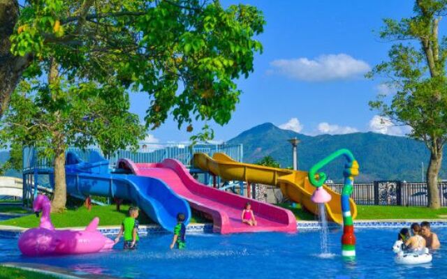 Guanhai Dolphin Seaview Holiday Apartment