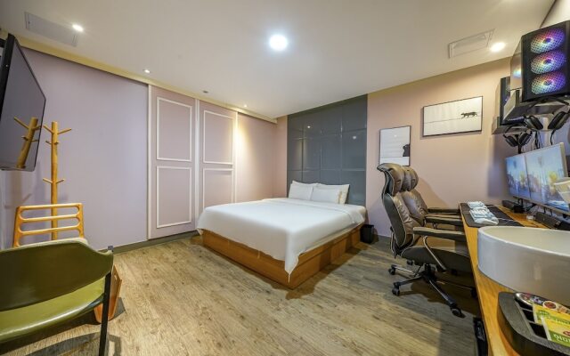 Busan Deokcheon Den Basta Hotel