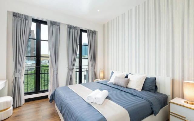 Stylish 7beds Poolhouse With Cinema & Lift - 2min to BTS