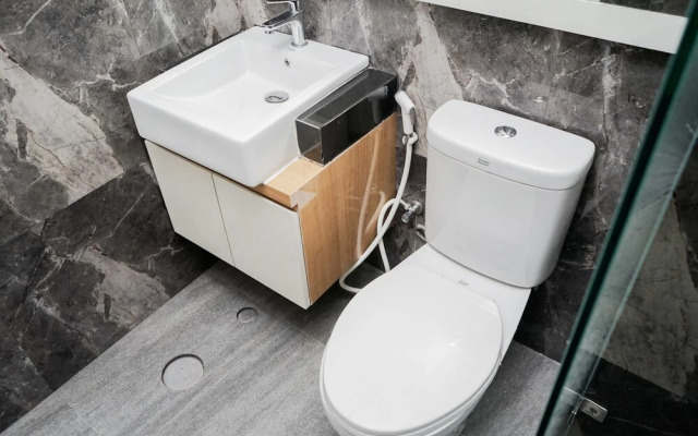 Comfy and Minimalist Studio Apartment at Tuscany Residences