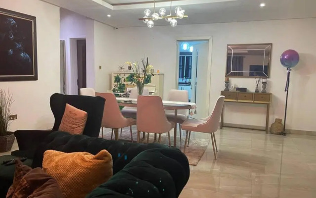Cozy 3 bedroom flat in serene gated Ikoyi Estate