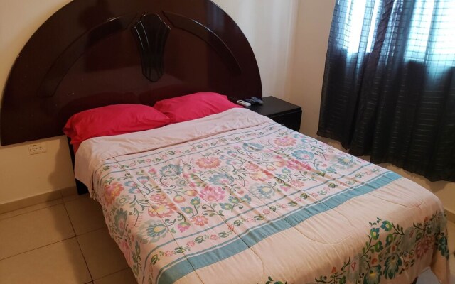 Comfortable Apartment, Secure and Private Complex, With Perimeter Fence