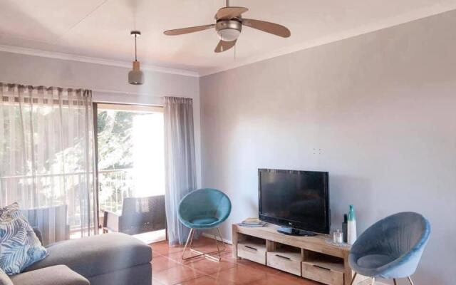 Newly Renovated 2 bed Apartment - Kingston Estate