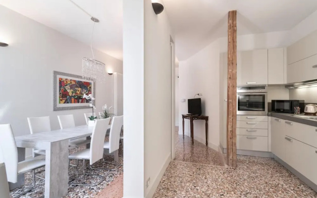 Best Rialto Palace 2 by Wonderful Italy