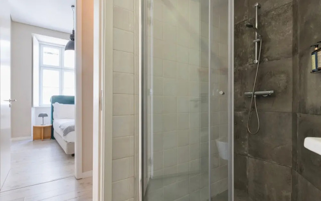 Carmo 43 by LovelyStay