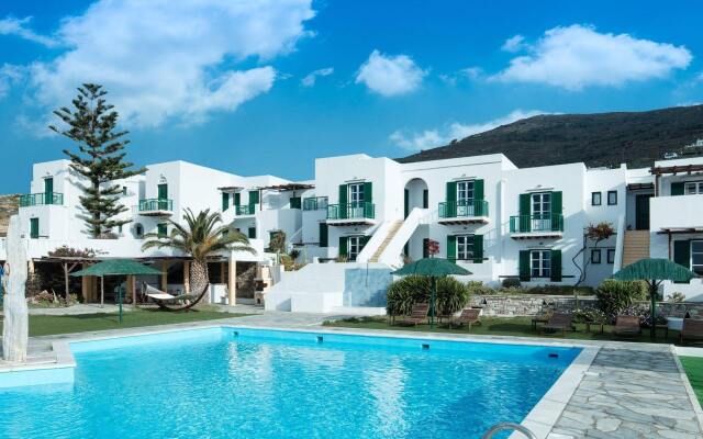 Mr & Mrs White Tinos