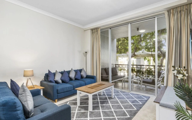 Chevron Renaissance - HR Surfers Paradise