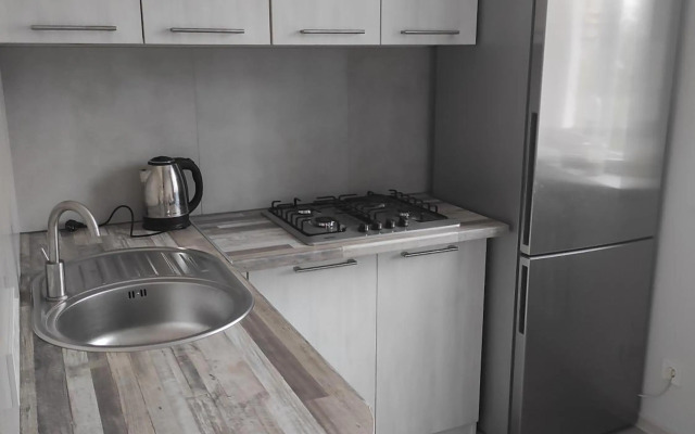 2 комнатная с новым ремонтом, кондиционером, в самом центре