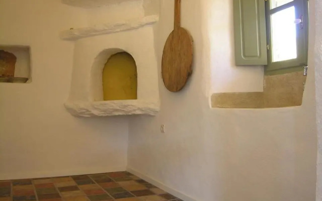 Perivoli House