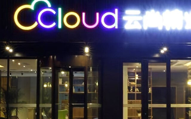 Cloud Hotel