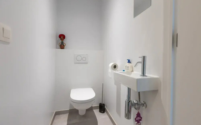 Newly Built Flat Near the City Centre