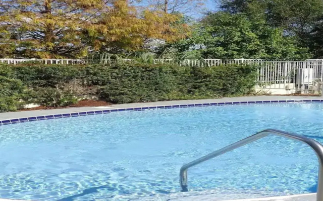 Ruskin Inn Hotel