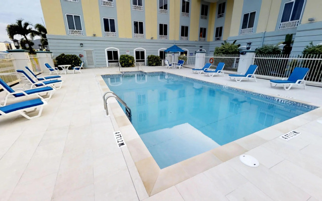 Holiday Inn Express Hotel & Suites Trincity Trinidad Airport by IHG