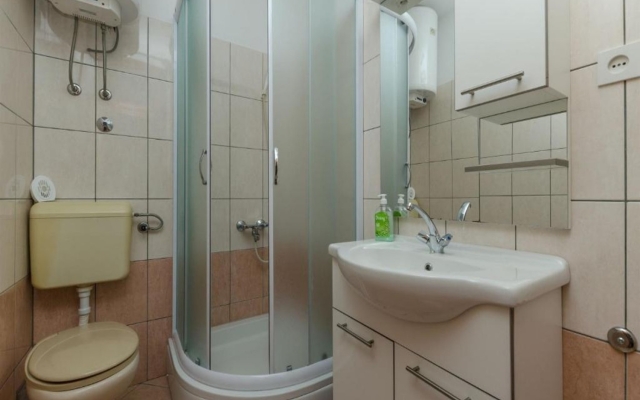 Apartment Silvana - economy apartments : A3 Supetar, Island Brac