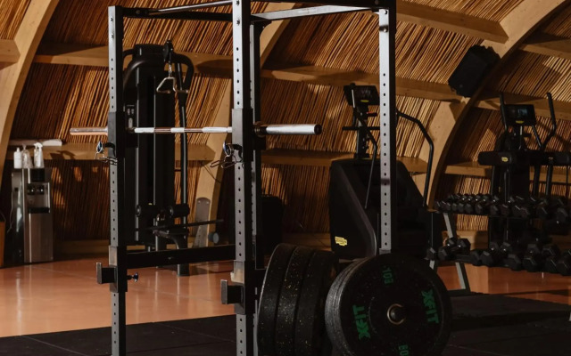 Acro Wellness Suites - Adults Only