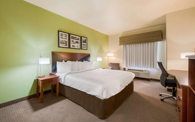 SureStay Plus Hotel by Best Western San Antonio SeaWorld