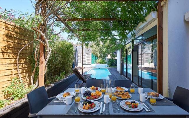 Central Holiday Home