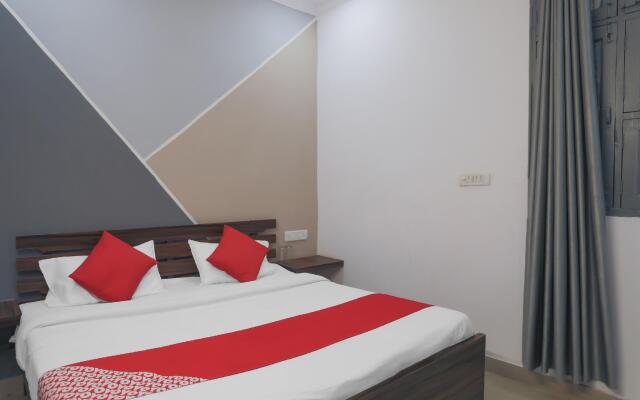 Taj Highway Hotel by OYO Rooms