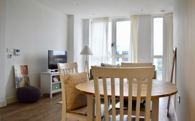 Modern 1 Bedroom Apartment in Greenwich