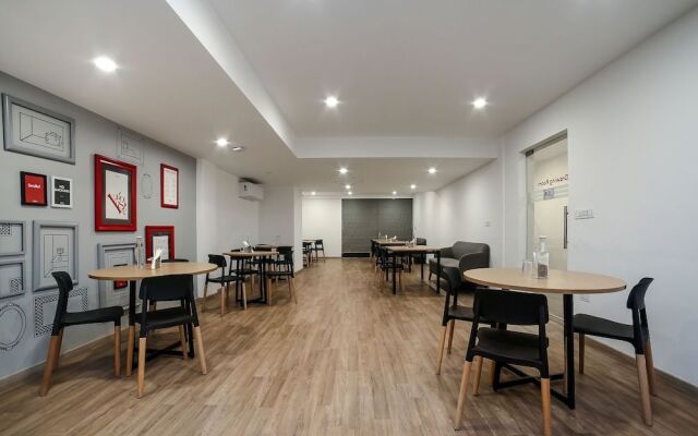 OYO Townhouse 055 Sohna Road Uppal Southend 1