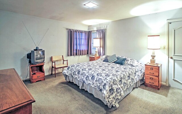 Mid-century Hideaway: Spacious Brownsville Home!