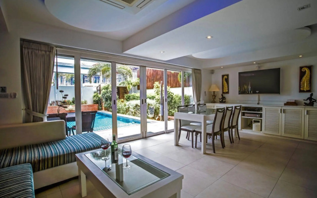 Villa Chok in beachfront villa resort