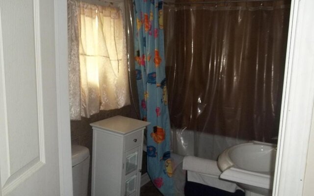 Kincardine Guest Cottage Motel