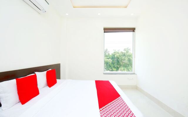 Hotel Grand Taj By OYO Rooms