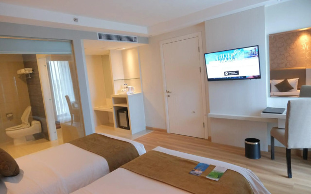 Platinum Adisucipto Hotel & Conference