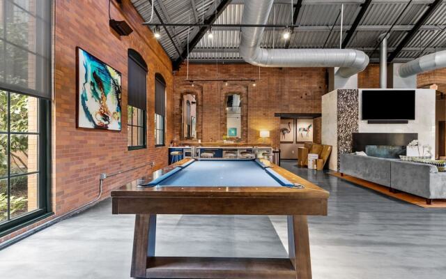 Historic Loft Retreat With Pool